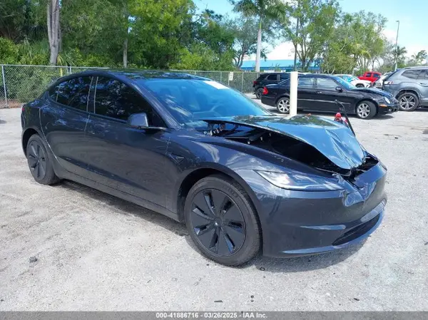 5YJ3E1EA9SF897555 2025 TESLA MODEL 3 - Image 1