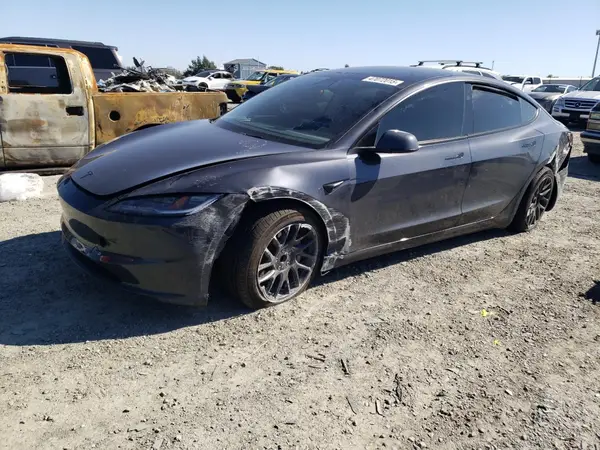 5YJ3E1EA9SF903399 2025 TESLA MODEL 3 - Image 1