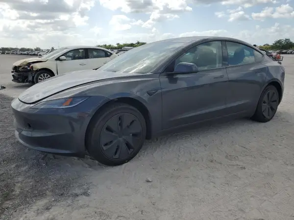 5YJ3E1EA9SF903788 2025 TESLA MODEL 3 - Image 1