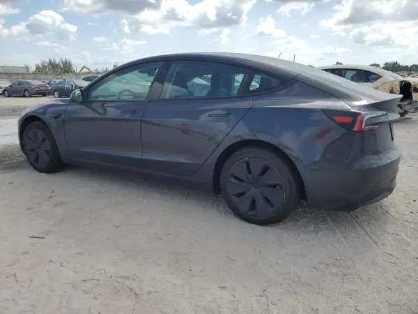 5YJ3E1EA9SF903788 2025 TESLA MODEL 3 - Image 2