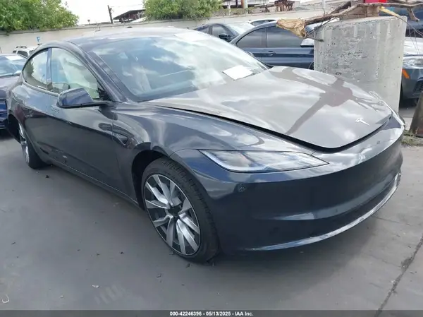 5YJ3E1EA9SF904908 2025 TESLA MODEL 3 - Image 1