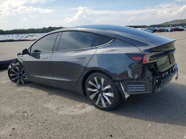 5YJ3E1EA9SF905637 2025 TESLA MODEL 3 - Image 2