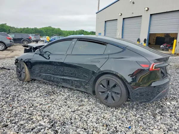 5YJ3E1EA9SF905900 2025 TESLA MODEL 3 - Image 2