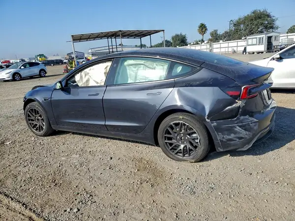 5YJ3E1EA9SF907856 2025 TESLA MODEL 3 - Image 2
