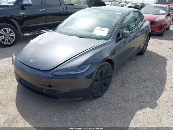5YJ3E1EA9SF908005 2025 TESLA MODEL 3 - Image 2