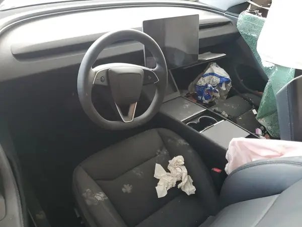 5YJ3E1EA9SF910465 2025 TESLA MODEL 3 - Image 8