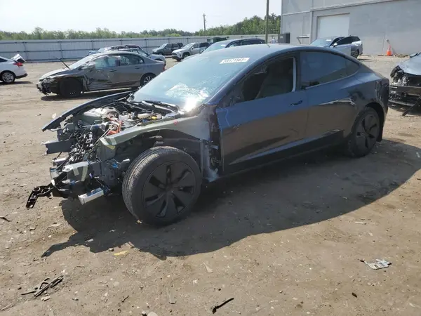 5YJ3E1EA9SF912247 2025 TESLA MODEL 3 - Image 1