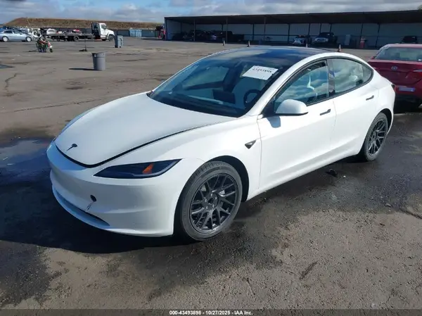 5YJ3E1EA9SF913379 2025 TESLA MODEL 3 - Image 2