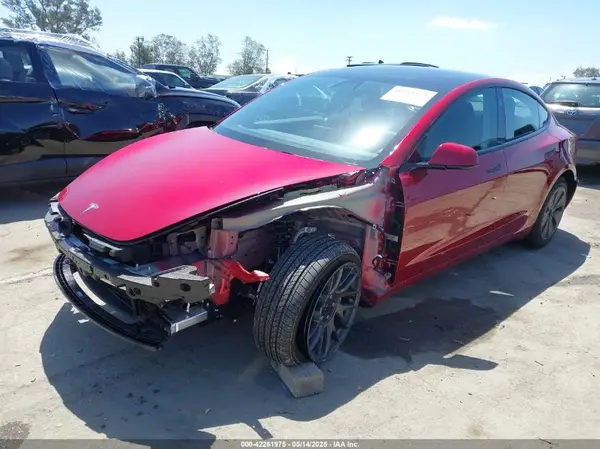 5YJ3E1EA9SF914421 2025 TESLA MODEL 3 - Image 2