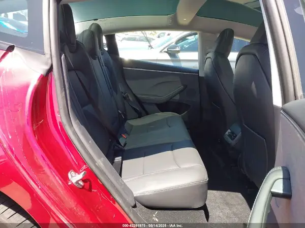 5YJ3E1EA9SF914421 2025 TESLA MODEL 3 - Image 8