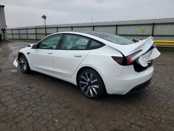 5YJ3E1EA9SF916802 2025 TESLA MODEL 3 - Image 2