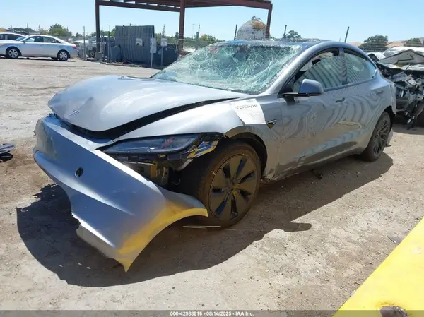 5YJ3E1EA9SF918372 2025 TESLA MODEL 3 - Image 2