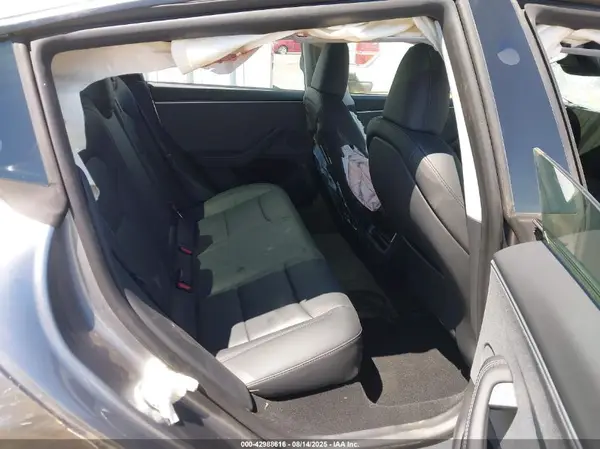 5YJ3E1EA9SF918372 2025 TESLA MODEL 3 - Image 8