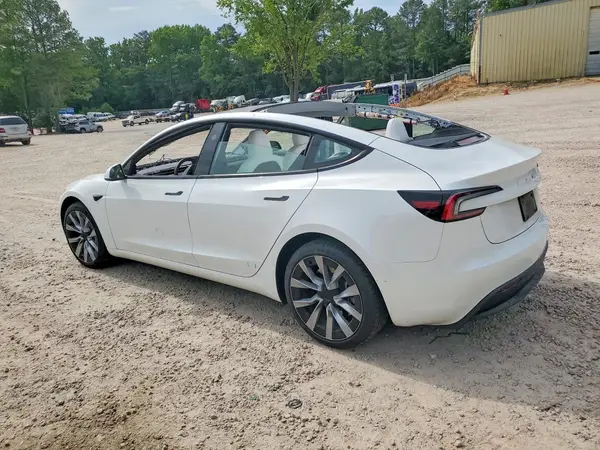 5YJ3E1EA9SF922129 2025 TESLA MODEL 3 - Image 2
