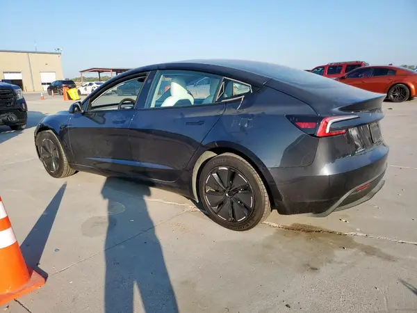 5YJ3E1EA9SF922194 2025 TESLA MODEL 3 - Image 2