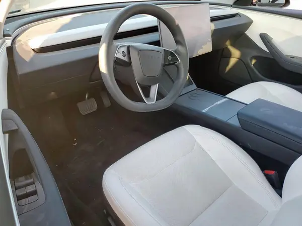 5YJ3E1EA9SF922194 2025 TESLA MODEL 3 - Image 8