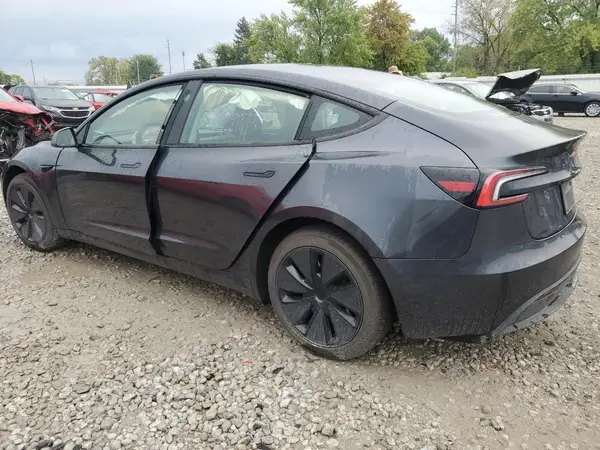5YJ3E1EA9SF923345 2025 TESLA MODEL 3 - Image 2