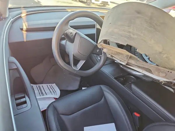 5YJ3E1EA9SF925211 2025 TESLA MODEL 3 - Image 8