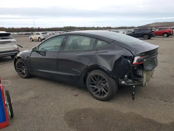 5YJ3E1EA9SF934278 2025 TESLA MODEL 3 - Image 2
