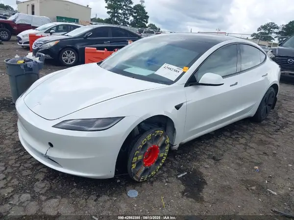 5YJ3E1EA9SF938458 2025 TESLA MODEL 3 - Image 2