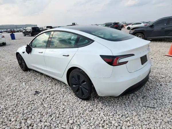 5YJ3E1EA9SF938976 2025 TESLA MODEL 3 - Image 2