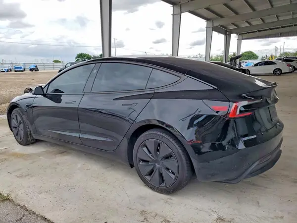 5YJ3E1EA9SF940615 2025 TESLA MODEL 3 - Image 2