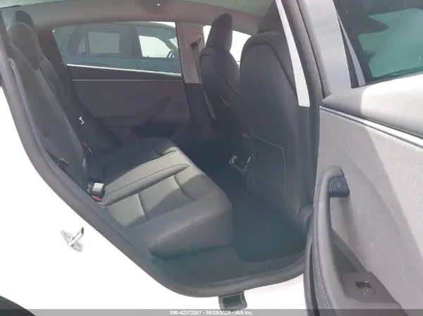 5YJ3E1EA9SF943028 2025 TESLA MODEL 3 - Image 8