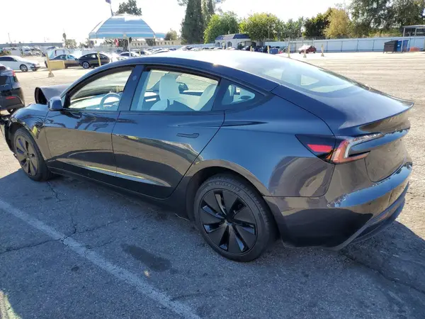 5YJ3E1EA9SF943076 2025 TESLA MODEL 3 - Image 2