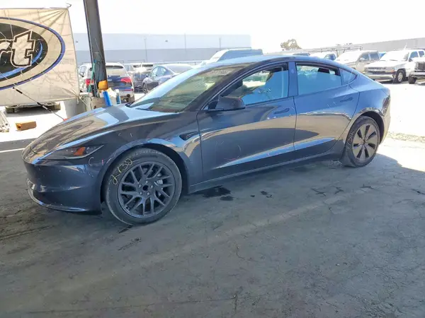 5YJ3E1EA9SF950979 2025 TESLA MODEL 3 - Image 1