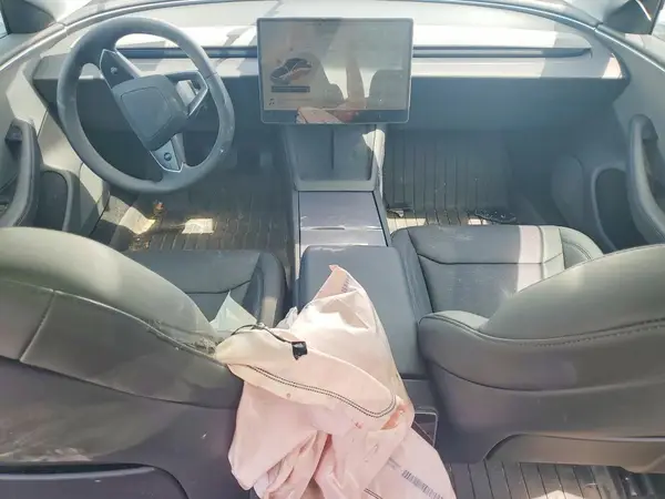 5YJ3E1EA9SF964834 2025 TESLA MODEL 3 - Image 8