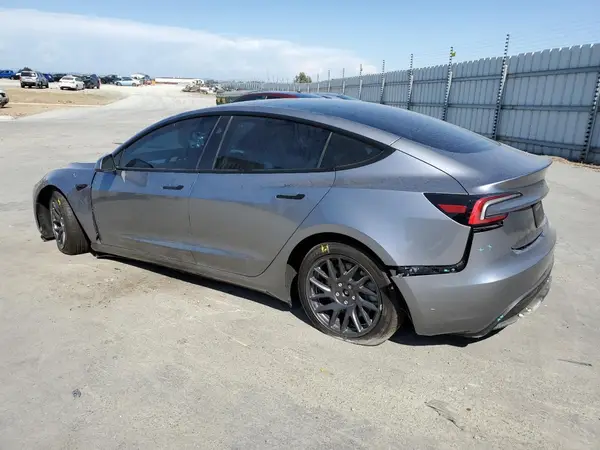 5YJ3E1EA9SF967426 2025 TESLA MODEL 3 - Image 2