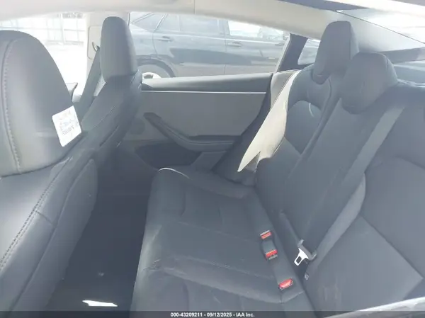5YJ3E1EA9SF968009 2025 TESLA MODEL 3 - Image 8