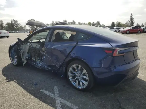 5YJ3E1EA9SF968706 2025 TESLA MODEL 3 - Image 2