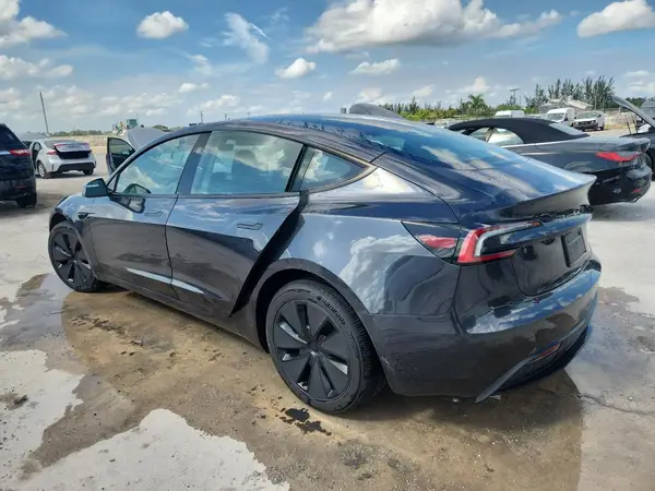 5YJ3E1EA9SF972013 2025 TESLA MODEL 3 - Image 2
