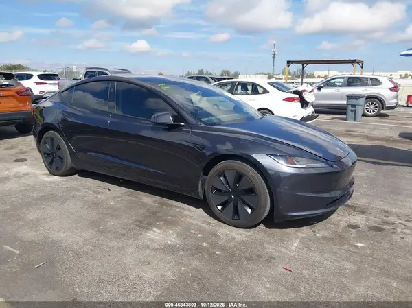 5YJ3E1EA9SF976952 2025 TESLA MODEL 3 - Image 1