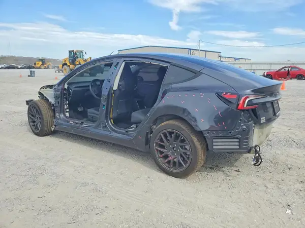 5YJ3E1EA9SF979561 2025 TESLA MODEL 3 - Image 2