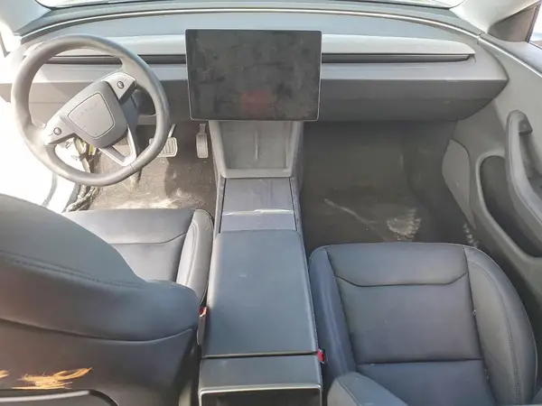 5YJ3E1EA9SF979561 2025 TESLA MODEL 3 - Image 8