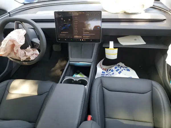 5YJ3E1EA9SF979642 2025 TESLA MODEL 3 - Image 8