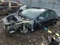 5YJ3E1EA9SF980189 2025 TESLA MODEL 3