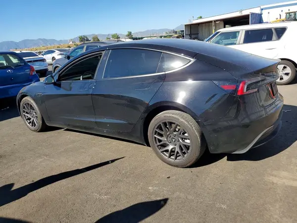 5YJ3E1EA9SF981987 2025 TESLA MODEL 3 - Image 2