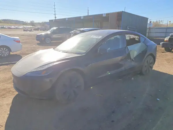 5YJ3E1EA9SF983366 2025 TESLA MODEL 3 - Image 1