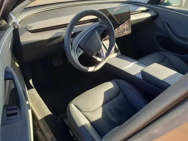 5YJ3E1EA9SF983366 2025 TESLA MODEL 3 - Image 8