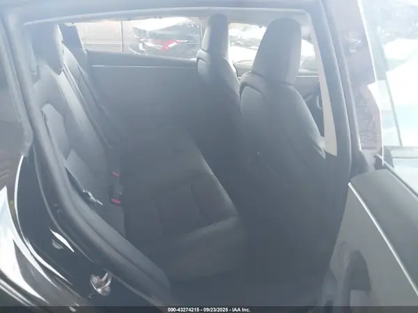 5YJ3E1EA9SF984646 2025 TESLA MODEL 3 - Image 8