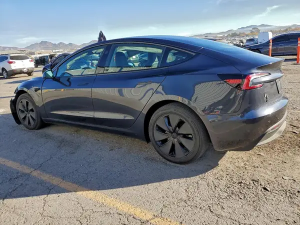 5YJ3E1EA9SF984680 2025 TESLA MODEL 3 - Image 2