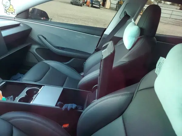 5YJ3E1EA9SF987868 2025 TESLA MODEL 3 - Image 8