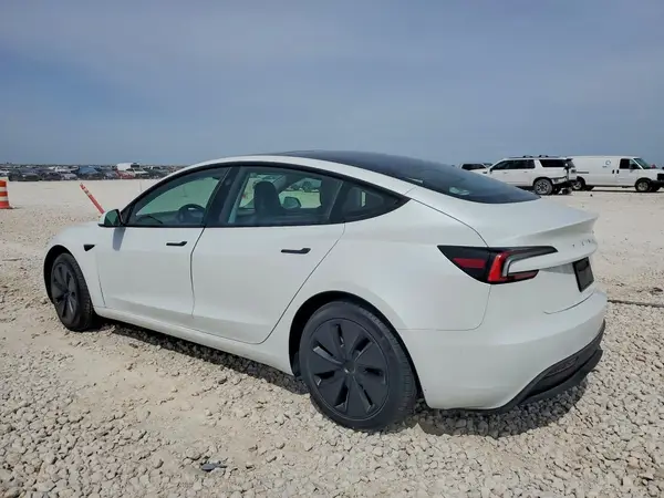 5YJ3E1EA9SF989782 2025 TESLA MODEL 3 - Image 2