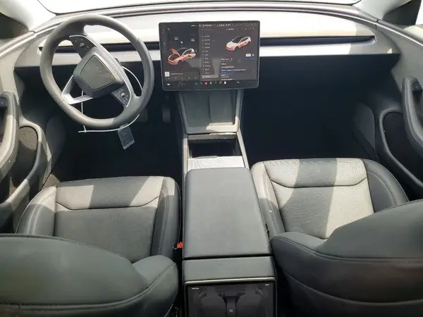5YJ3E1EA9SF989782 2025 TESLA MODEL 3 - Image 8