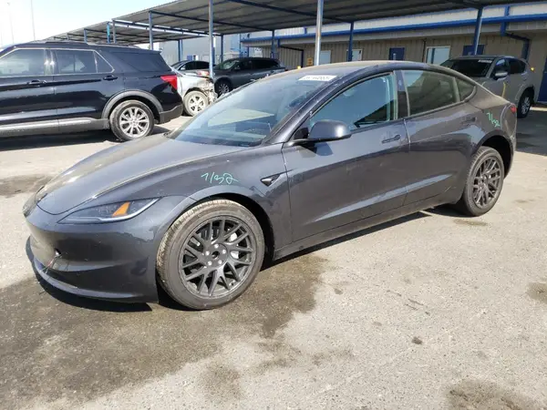 5YJ3E1EA9SF991631 2025 TESLA MODEL 3 - Image 1