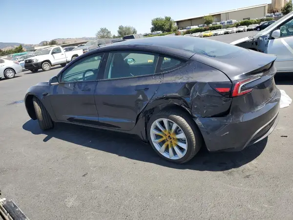 5YJ3E1EA9SF992276 2025 TESLA MODEL 3 - Image 2