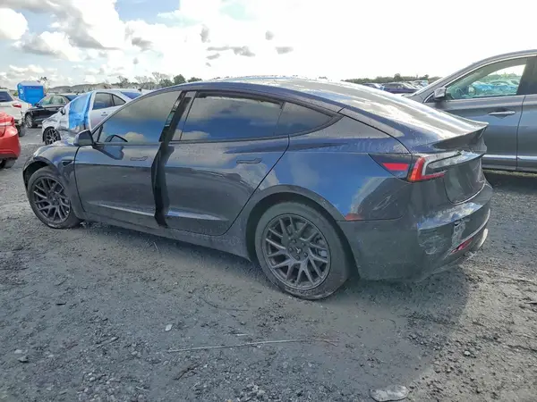 5YJ3E1EA9SF996960 2025 TESLA MODEL 3 - Image 2